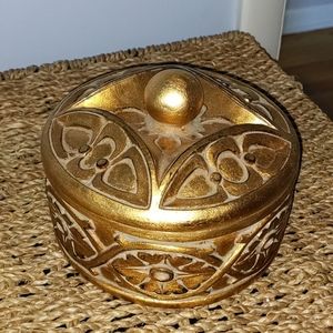 Decorative storage box